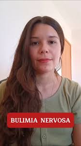 A bulimia nervosa é um transtorno alimentar que envolve episódios de  compulsão alimentar, seguidos por comportamentos para eliminar o excesso de  calorias, como vômitos induzidos, uso exagerado de ...