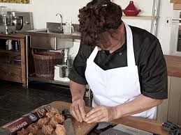 In a completely novel format, completely unlike anything else on television, itv daytime went in search of professional bakeries. Britain S Best Bakery Tv Series 2012 Imdb