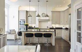 Since it closely resembles white, cream kitchen cabinets can be paired with practically any other color countertop, flooring or backsplash with great results. Cream Kitchen Cabinets Design Ideas For Beautiful Kitchens