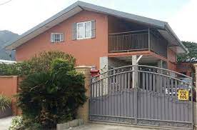 Single Storey Family Home With An Attached Two Storey Annex In A Quiet Neighborhood In Diego Martin Home And Family Maine House House Property