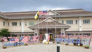 24 mac 2020 selasa 03 15 pm melawat bilik gerakan covid 19 di bangunan pejabat daerah dan tanah seri iskandar seri iskandar yb dato drs mohd nizar bin haji zakaria. Pejabat Kesihatan Daerah Perak Tengah Home Facebook