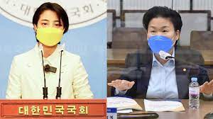 문정복은 대한민국 의 여성 정치인 이자 전임 고위공무원 으로, 고졸출신으로 국회의원 백원우 보좌관, 6대 및 7대 시흥시의회 의원을 지내고, 문재인 정부 대통령비서실 선임행정관, 더불어민주당 경기 시흥시 갑 지역위원장을 역임하였다. Emck Nhlzh3am