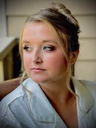 Laura Degen's Instagram, Twitter & Facebook