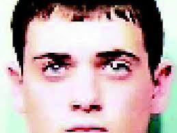 Police hunt for stabbing suspect