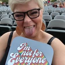 PrivilegedMom🇺🇸 (@privilegedmom)