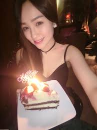 没想到我还有蛋糕吃🎂蜡烛吹🕯️ My Birthday Haven't FINISH yet💜💙💚 #闺蜜😘💋❣