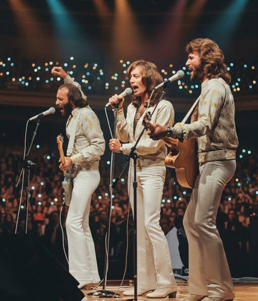 The Night Everything Changed…” — When Bee Gees Stepped Onto The Tonight Show Starring Johnny Carson in 1973, One Performance Quietly Turned Into the Comeback No One Saw Coming 👀 Fresh off