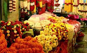 These flowers come from madurai, sathyamangalam, pollachi there are around 20 labourers who tie flowers for her. India S Top 5 Flower Markets Largest Flower Market In India