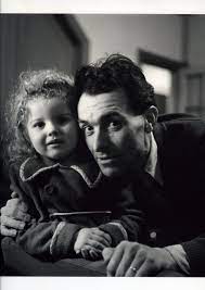 Un air de famille. Francine, la fille modèle de Robert Doisneau - Le  Mans.maville.com