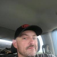 Lee Linde's Instagram, Twitter & Facebook