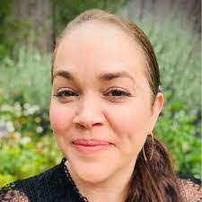 Regina Redwood's Instagram, Twitter & Facebook