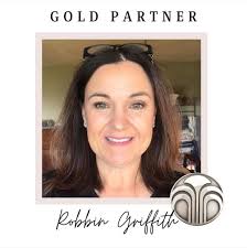 You know what I've learned? 💭 Taking care of your skin and helping others  do the same can be one of the most rewarding and empowering things you'll  ever do. 💖✨ This