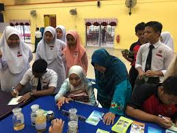 Sungai udang bulunan birçok okul bulunmaktadır. Program Ceramah Kesedaran Dan Pameran Di Sek Men Keb Kem Terendak Sungai Udang Melaka Sempena Hari Sains Dan Matematik Pada 18 April 2019 Enviro Museum