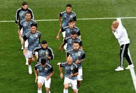 هذا المقال يتضمن أسماءً أعجمية تتطلب حروفاً إضافية (پ چ ژ گ ڤ ڠ).لمطالعة نسخة مبسطة، بدون حروف إضافية. Ø¬Ø±ÙŠØ¯Ø© Ø§Ù„Ø¨Ù„Ø§Ø¯ 5 Ø£Ø±Ù‚Ø§Ù… Ù‚ÙŠØ§Ø³ÙŠØ© ÙŠØ³Ø¬Ù„Ù‡Ø§ Ù…ÙŠØ³ÙŠ ÙÙŠ Ù…Ø¨Ø§Ø±Ø§Ø© Ù†ÙŠØ¬ÙŠØ±ÙŠØ§