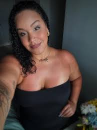 Wanda Acosta's Instagram, Twitter & Facebook