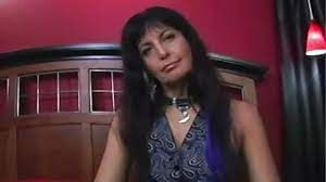 Mature blonde amateur milf jane c. Hot Milf Strips And Masturbates Bubbaporn Com