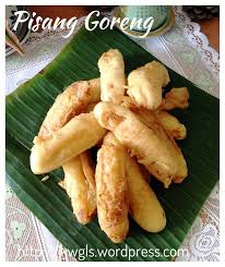 All around the city, such as bus/train stations, major tourist destinations, and schools and universities, you'll often see indonesian traditional pushcarts equipped with gas stove. Banana Fritters Or Pisang Goreng ç¸é¦è Guai Shu Shu