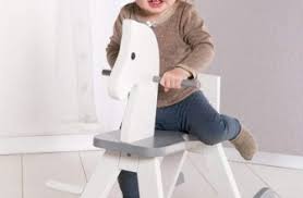 Economisez avec notre option de livraison gratuite. Cheval A Bascule En Bois Le Top 12 Guide D Achat Cheval A Bascule