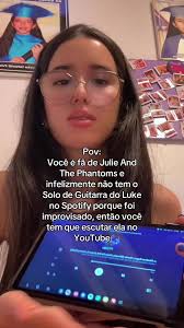 Julie and The Phantoms Book in Greek