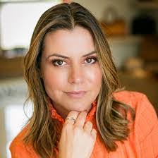 Helen Arroyo's Instagram, Twitter & Facebook