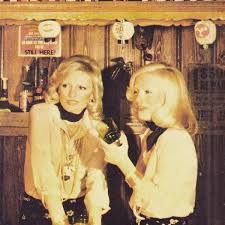 Ajda Ve Semiramis Pekkan 70ler Nostalji Istanlook Aktrisler Resim