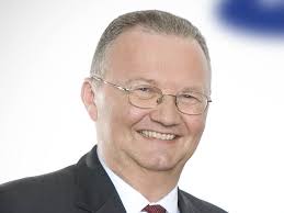 Hans Wienands steigt auf: Samsung zieht neue Management-Ebene ein