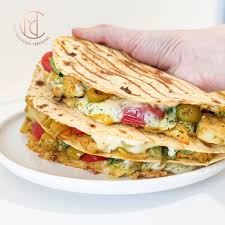 Tortillas Fourree Poulet Facon Tajine Mes Delicieuses Creations En 2020 Omelette Omelette Fromage Tajine