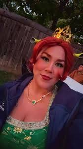 Fiona Shrek in Jeans