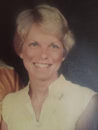 Ellen Hostetter's Instagram, Twitter & Facebook