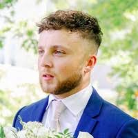 200+ perfiles de «Blakely»