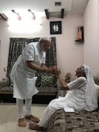 Narendra modi, an indian politician and the 14th prime minister of india. Pm Modi Meets Mother Heeraben Modi At Gandhinagar Residence Seeks Blessings News Nation English