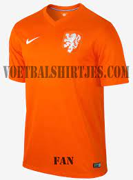Nederlands elftal bomber jacket zoals alle nederlands elftal tenues zijn ook deze voetbalshirts uitgerust met de nike dri fit technologie, welke zorgt voor verkoeli, nederlands elftal shirt 2020. Nederlands Elftal Thuisshirt 2014 2015 Voetbalshirtjes Com