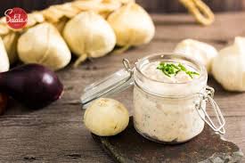 So geht's schritt für schritt! Joghurt Knoblauch Grillsauce Low Carb Rezept Salala De