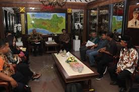 Jaran kepang adalah tarian yg berasal dari provinsi jawa timur. 1 000 Penari Jaran Kepang Bakal Meriahkan Sedekah Turangga Bhumi Pemerintah Provinsi Jawa Tengah