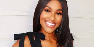 How Influencers Are Using Amazon Live to Earn Money From Commissions