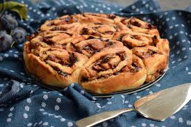Die masse auf ein backblech streichen oder in eine kuchenform. Zwetschgen Rosenkuchen Soni Cooking With Love