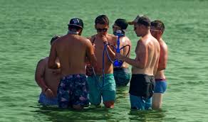 Rauchen in allen bars, restaurants und öffentlichen gebäuden verboten. Shisha Rauchen Ein Ungesunder Freizeitspass