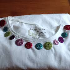 Pin By Jeneanelc On Crafts Tshirt Decorating Embellished Clothing Button Crafts