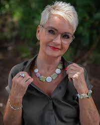 The most trendy haircuts for women who wear glasses as accessories or wear glasses are waiting for you for 2021. 17 Best Short Hairstyles For Women Over 50 With Glasses
