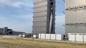 Spacex S Latest Starship Prototype Collapses Days After Its Predecessor Exploded Daily Mail Online