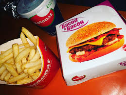 Rafaelo Resort Bacon Bacon Kolonatshengjin Tashme Edhe Delivery Life Is Too Short To Miss Out On Beautiful Things Like An Burger Kolonat I Like It Kolonat Kolonatshengjin
