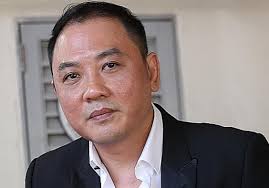 Sph's senior management staff will also see a 5% reduction in salary. No Signboard Ceo Arrested And On Bail Amid Share Buyback Probe Sgsme Sg