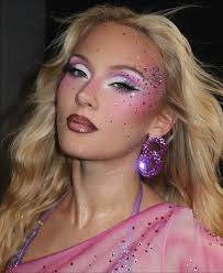 No thoughts just Zara Larsson's tour makeup 😍 via