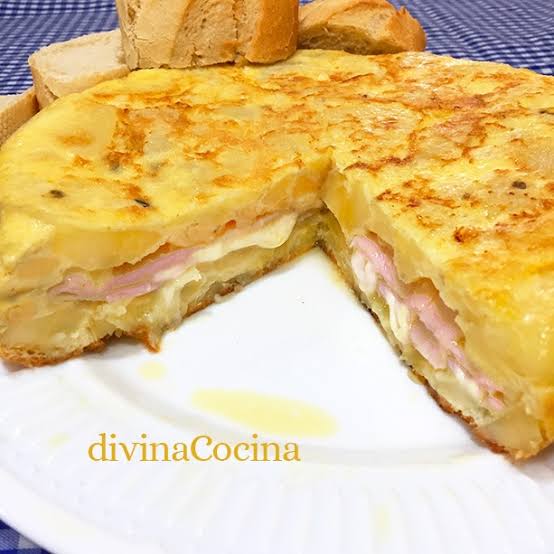 Tortilla de patatas jamón y queso