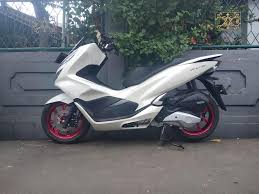 Jago warna pelek pcx.candi semi croom. Goms Speeed Hasil Repaint Hari Ini Velg Pcx Merah Candy Facebook