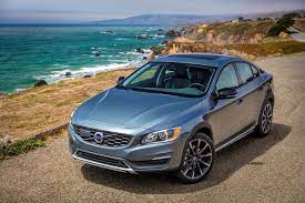 h volvo me to neo s60 cross country dhmioyrgei to prwto sedan me ditto xarakthra 乗用車