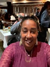 Hello Phriends! Anyone in the Tampa area?? I'm heading that way next month  what's good to check out while I'm there?🏝️☀️🦈🫧