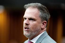 Health minister committed to fixing dental-care double standard: hygienists 