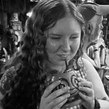 Miranda Wallace (@Meandaaaa)