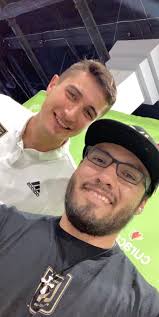 Forreal though. Did anyone win the raffle at the game 🤨